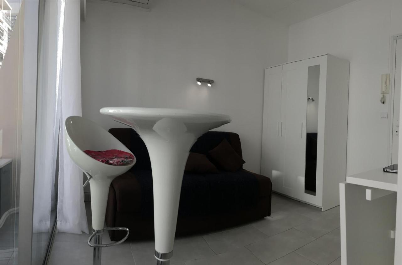 Studio Carre D'Or Situe A 50 M De La Plage Aparthotel Nice Exterior photo